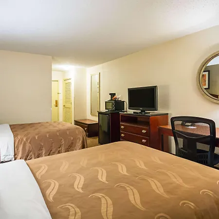 Quality Inn Fairmont Extérieur photo